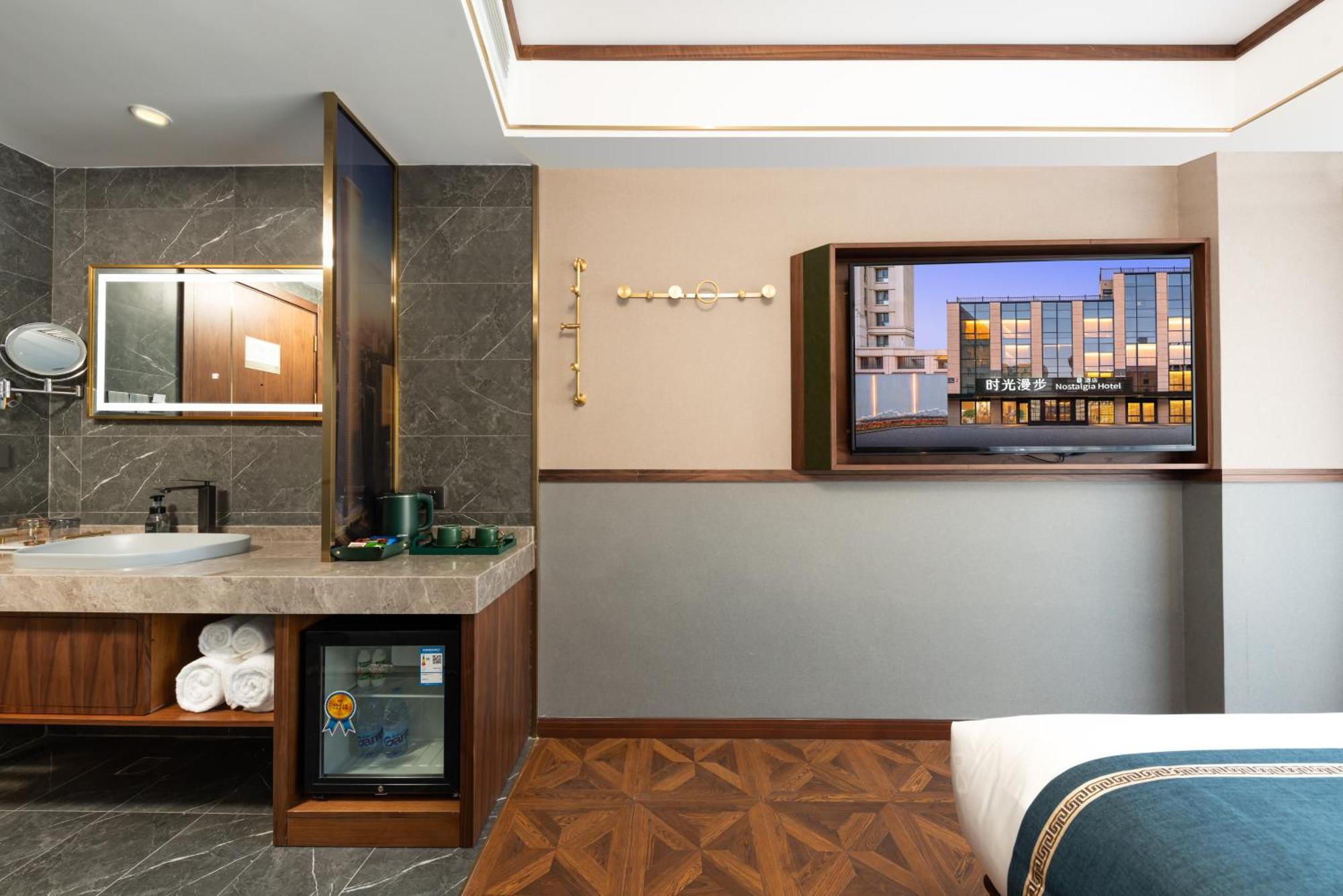 Nost Algia S Hotel Near Beijing Cbd - Cctv, China Zun, Skp And Sanlitun, Tian'Anmen Square, Forbidden City, Free Daily Necessities, Free Night Snack, Free Laundry, English Communication Well, Free Travel Advice , Free Gymnastic, Екстериор снимка